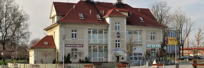 KNIHOVNA VE SVINOVĚ POMÁHÁ UKRAJINCŮM 