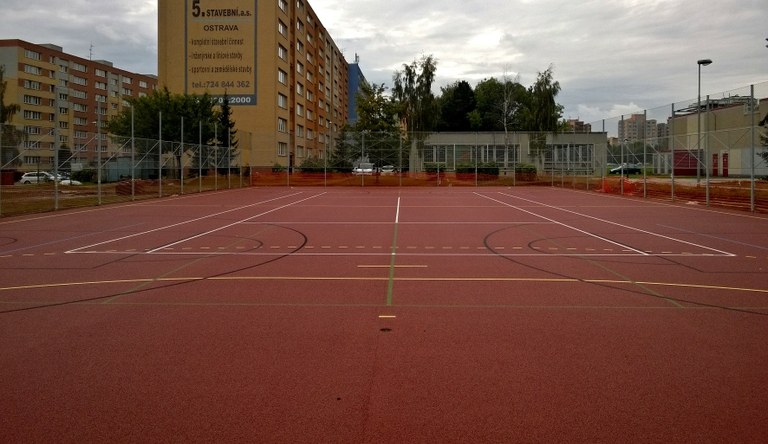 sportovní hřiště na ulici evžena rošického se otevírá